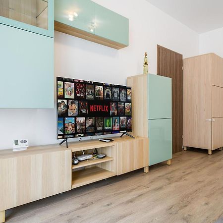 Politehnica Deluxe Apartment Bucarest Esterno foto